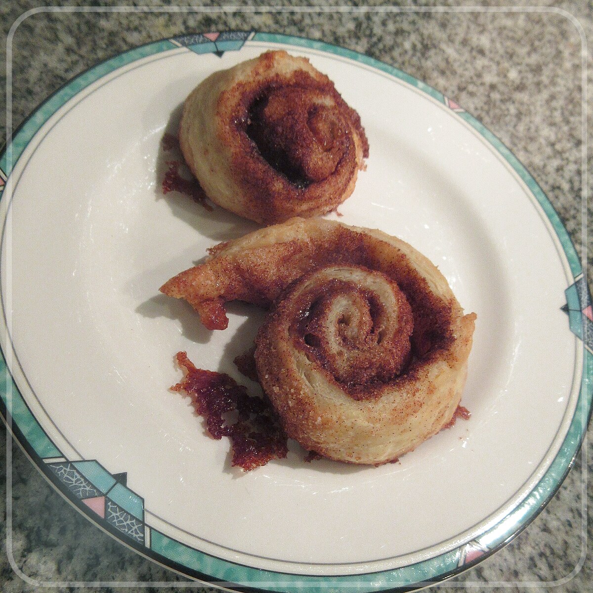 A plated serving of Cinnamon Cookies